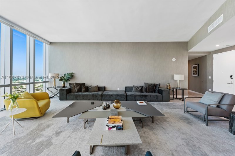 Condo for sale at Paramount Miami WorldCenter PH 5112