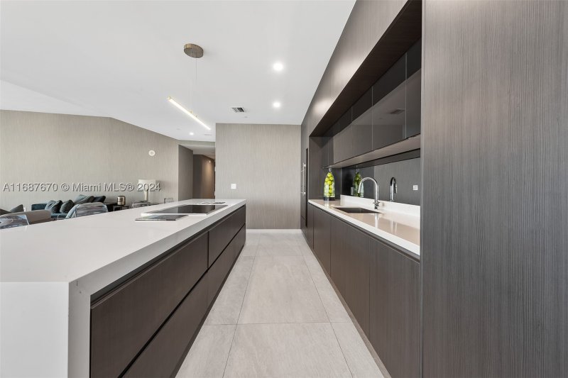 Condo for sale at Paramount Miami WorldCenter PH 5112