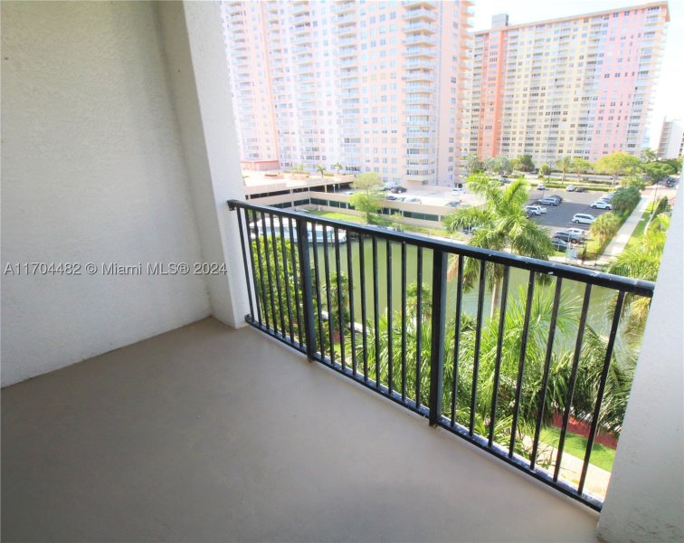 Condo for sale at Porto Bellagio 2612