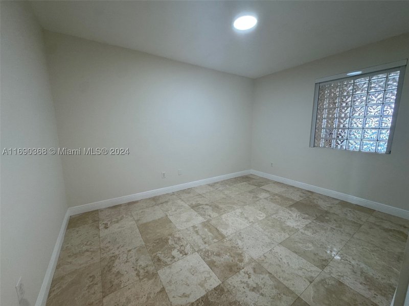 Condo for sale at Aventura Marina II 1215
