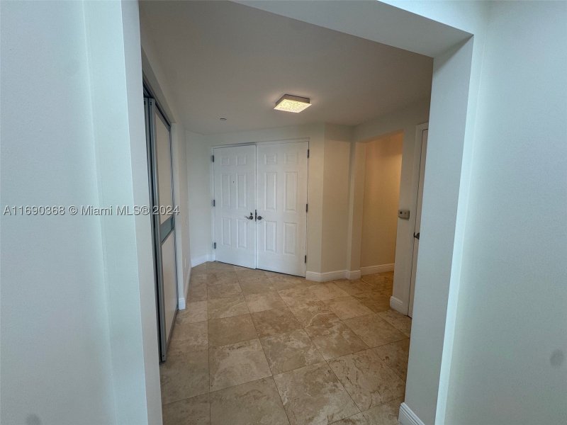 Condo for sale at Aventura Marina II 1215
