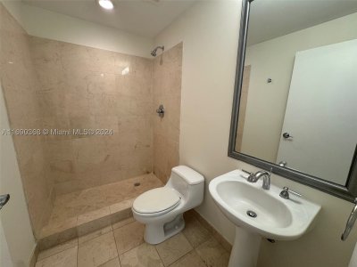 Comprar apartamento en Aventura Marina II 1215