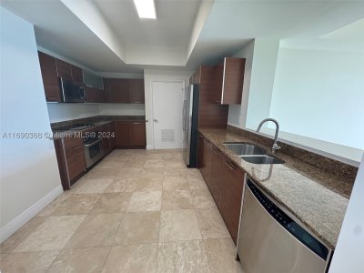 Comprar apartamento en Aventura Marina II 1215