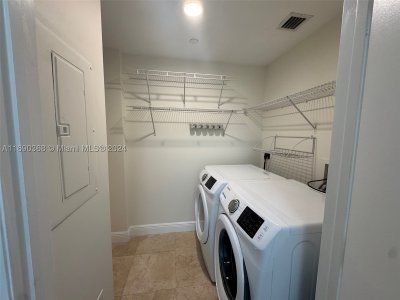 Comprar apartamento en Aventura Marina II 1215