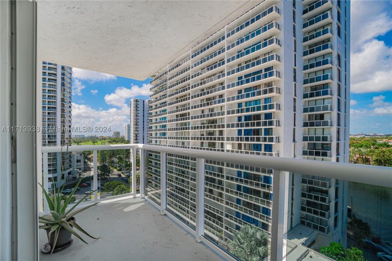 Condo for sale at Waterview 1048