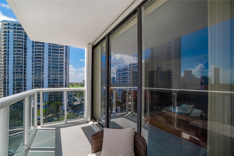 Condo for sale at Waterview 1048