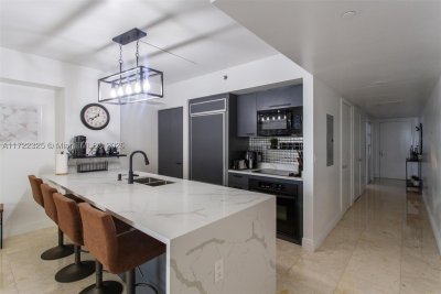 Comprar apartamento no Beach Club Two 1712