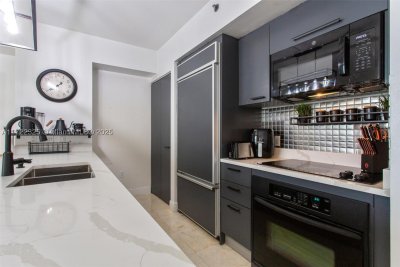 Comprar apartamento no Beach Club Two 1712