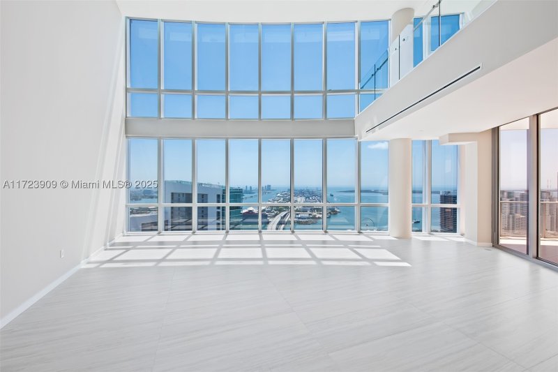 Condo for sale at Paramount Miami WorldCenter PH 5411