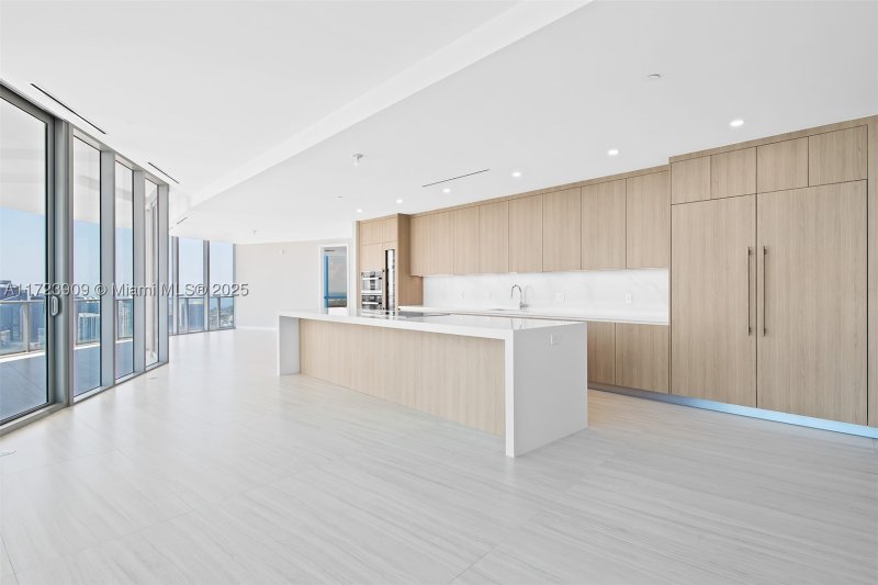 Condo for sale at Paramount Miami WorldCenter PH 5411