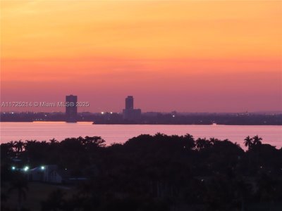 Comprar apartamento en Arlen Beach 1011