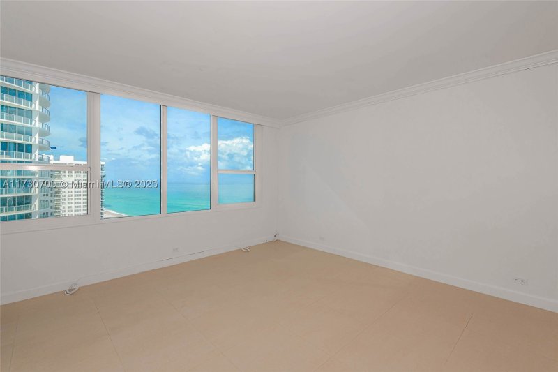 Condo for sale at Alexander Towers 1411