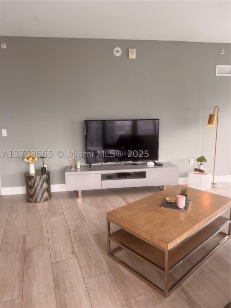 Apartment for rent at Hyde Midtown 1904