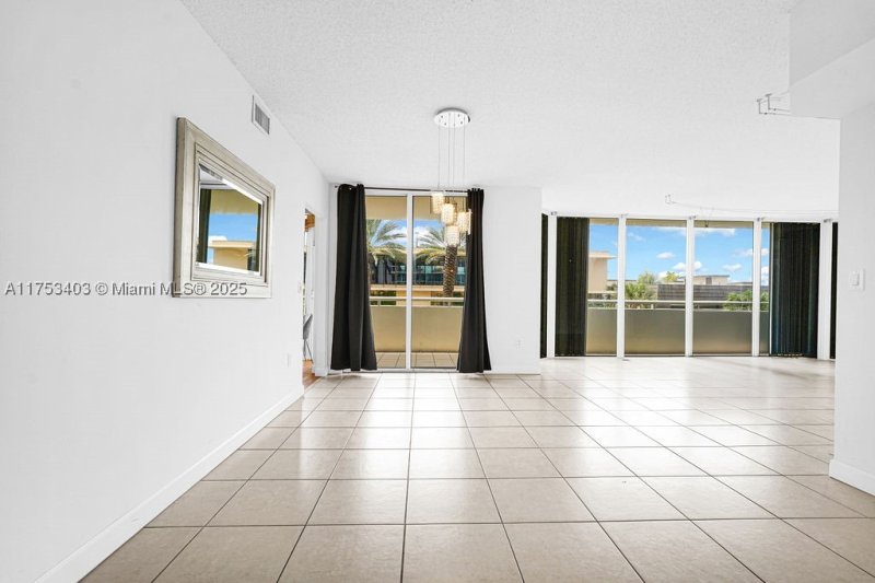 Comprar apartamento en The Mirage 2E