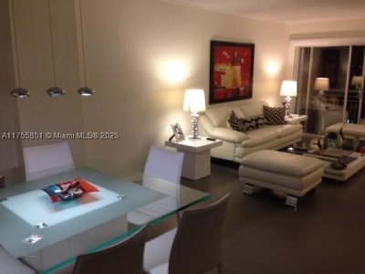 Comprar apartamento en Coastal Towers 810