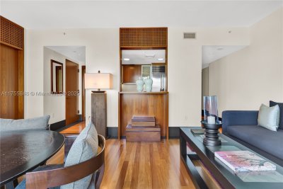Comprar apartamento no Setai 1803/5