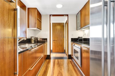 Comprar apartamento no Setai 1803/5