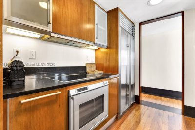 Comprar apartamento no Setai 1803/5