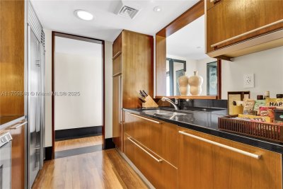 Comprar apartamento no Setai 1803/5