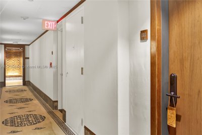 Comprar apartamento no Setai 1803/5