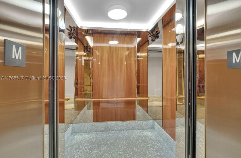 Comprar apartamento en MR. C Residences 1009