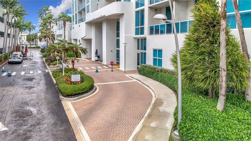 Condo for sale at Ocean Marine Yacht Club 605