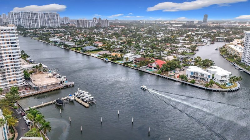 Condo for sale at Ocean Marine Yacht Club 605
