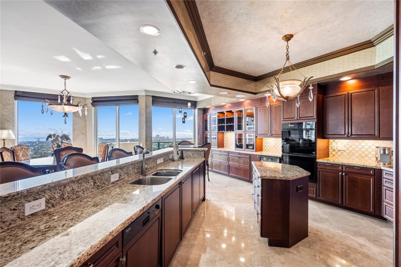 Condo for sale at Las Olas Grand PH 39A