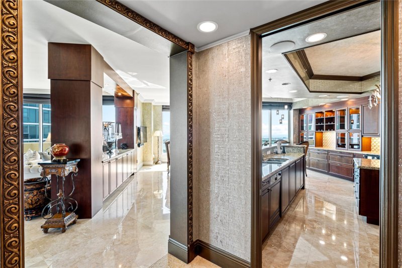 Condo for sale at Las Olas Grand PH 39A