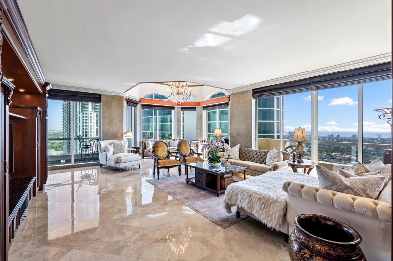 Condo for sale at Las Olas Grand PH 39A