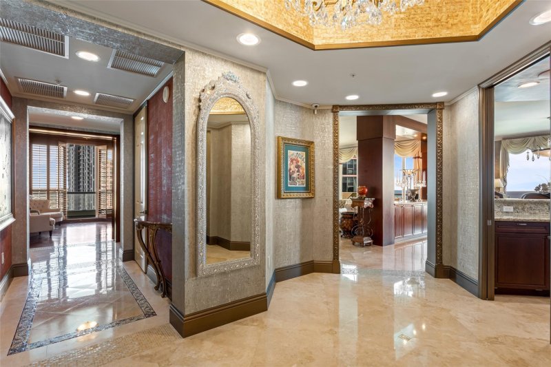 Condo for sale at Las Olas Grand PH 39A