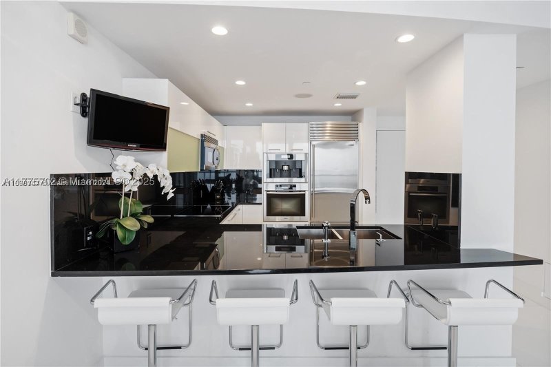 Comprar apartamento en Jade Ocean 1703