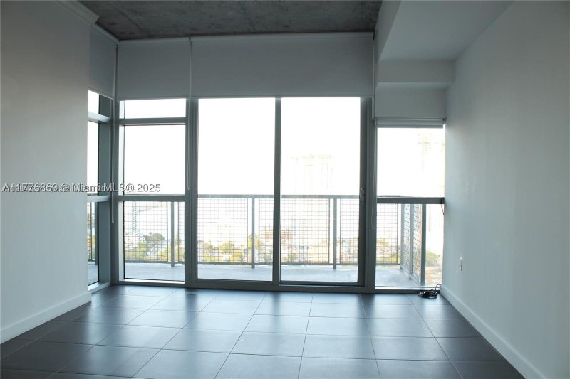 Comprar apartamento en Midtown Miami 4 H2904