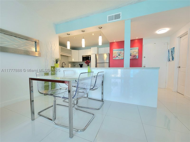 Apartment for rent at Alexander Towers 1011