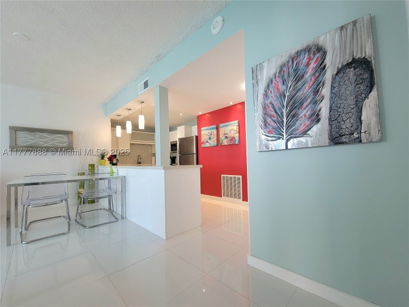 Apartment for rent at Alexander Towers 1011