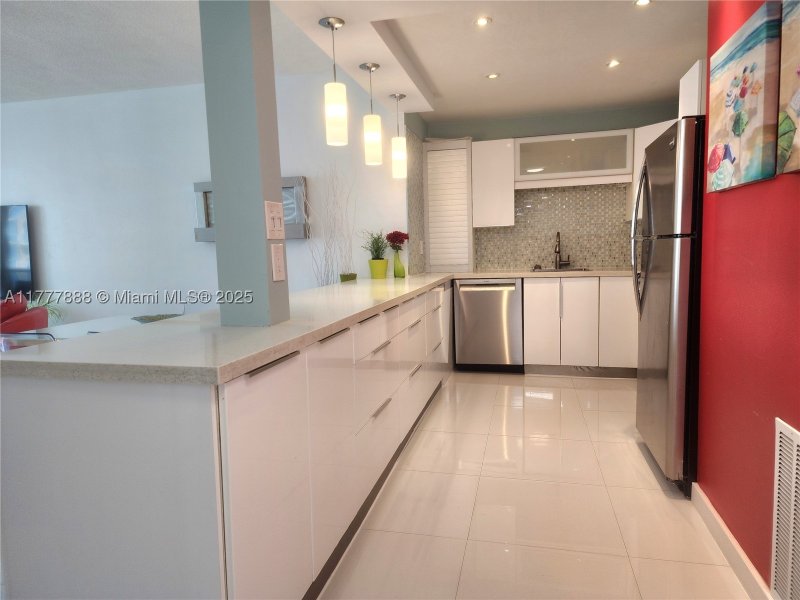 Apartment for rent at Alexander Towers 1011