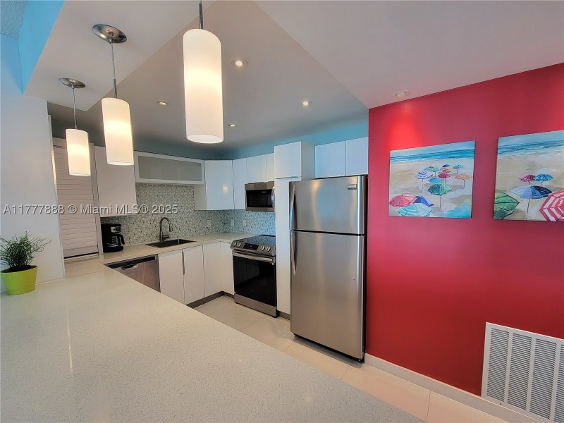 Apartment for rent at Alexander Towers 1011