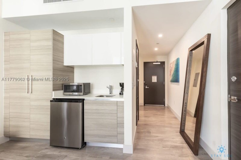 Condo for sale at Costa Hollywood S503