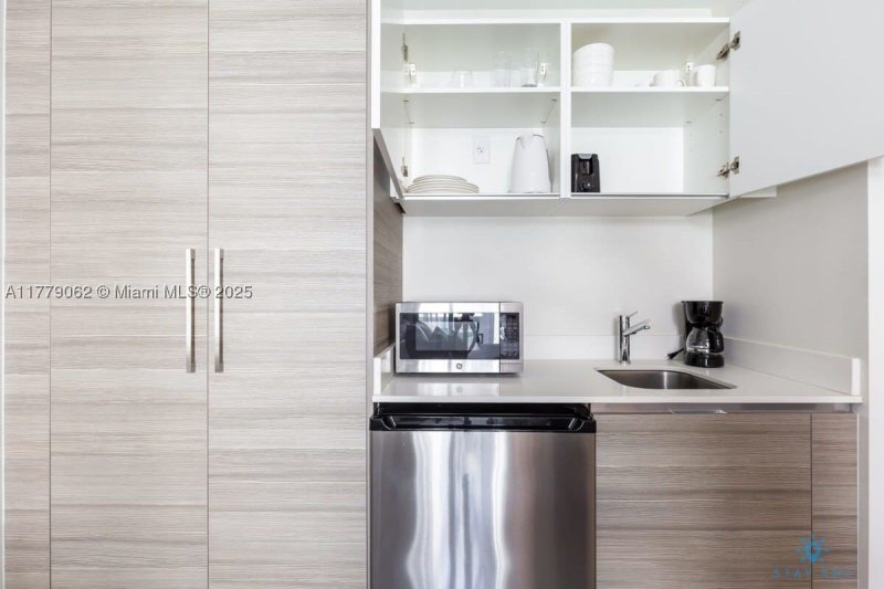Condo for sale at Costa Hollywood S503