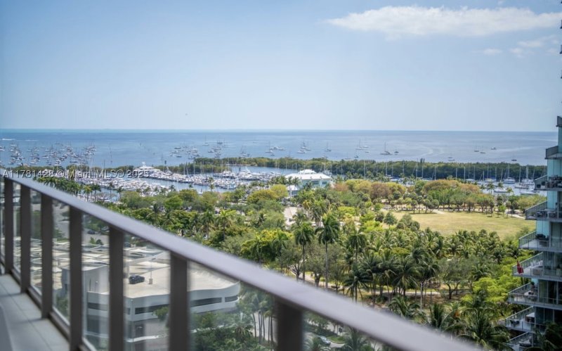 Comprar apartamento en MR. C Residences 1109