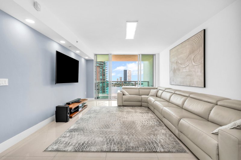 Apartment for rent at Aventura Marina II 1911