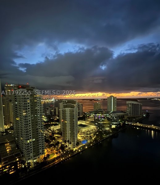Comprar apartamento en Icon Brickell Tower II 2801