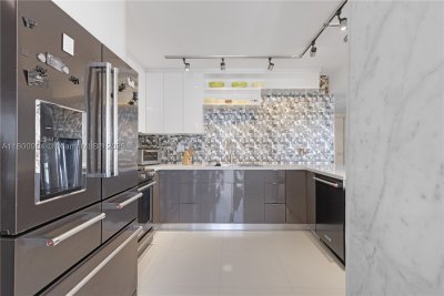 Comprar apartamento no Parker Plaza Estates 1707