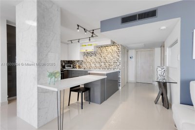 Comprar apartamento no Parker Plaza Estates 1707