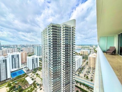 Aluguel de apartamento no Beach Club Two 3702