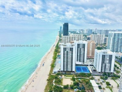 Aluguel de apartamento no Beach Club Two 3702