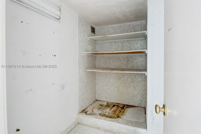 Condo for sale at Burleigh House 934