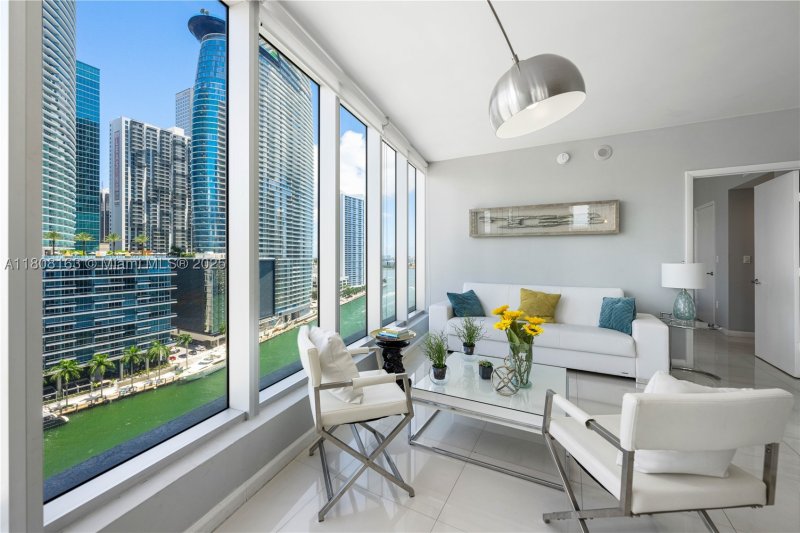Condo for sale at Icon Brickell Viceroy 1604