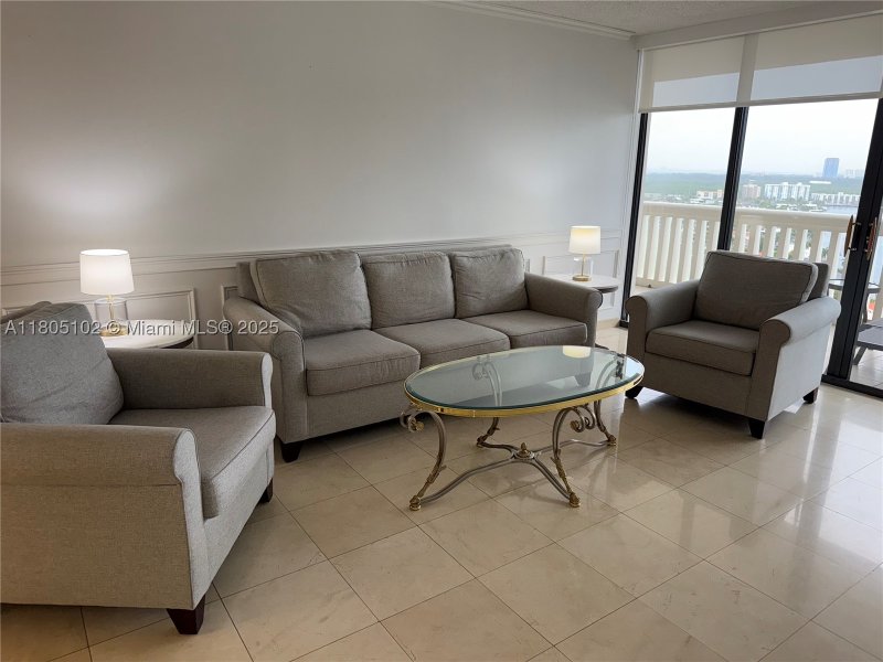 Aluguel de apartamento no 1000 Williams Island 2412