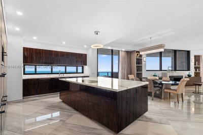 Comprar apartamento no Porsche Design Tower 2105
